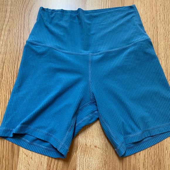 EUC Lululemon Align High-Rise Short 6" Grid texture size 6 Utility Blue - Picture 4 of 7